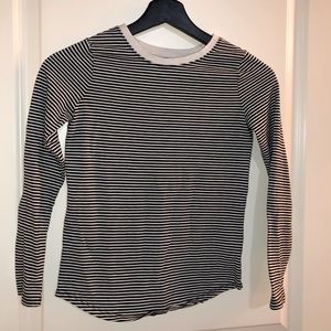 🌟 3 for $10 🌟 Black + White Striped Shirt